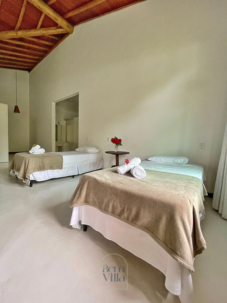 Casa Plus: 6 quartos para 25 pessoas, by BemVilla