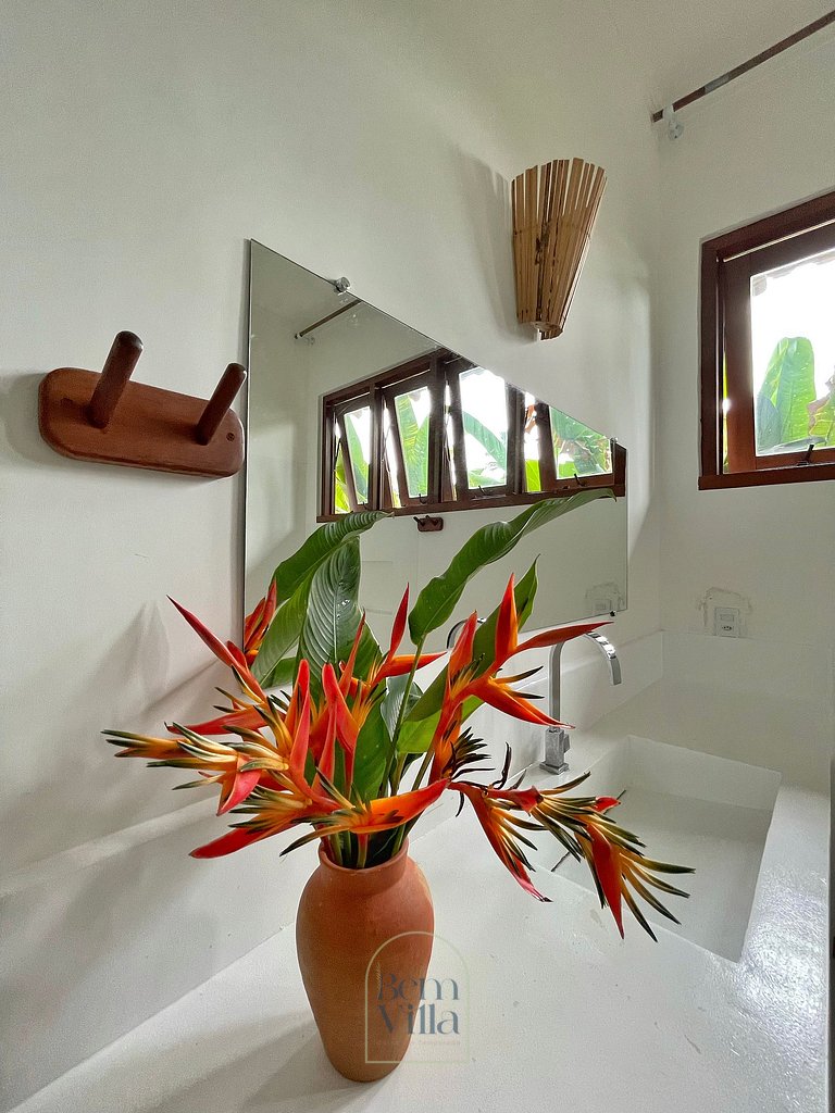 Casa Plus: 6 quartos para 25 pessoas, by BemVilla