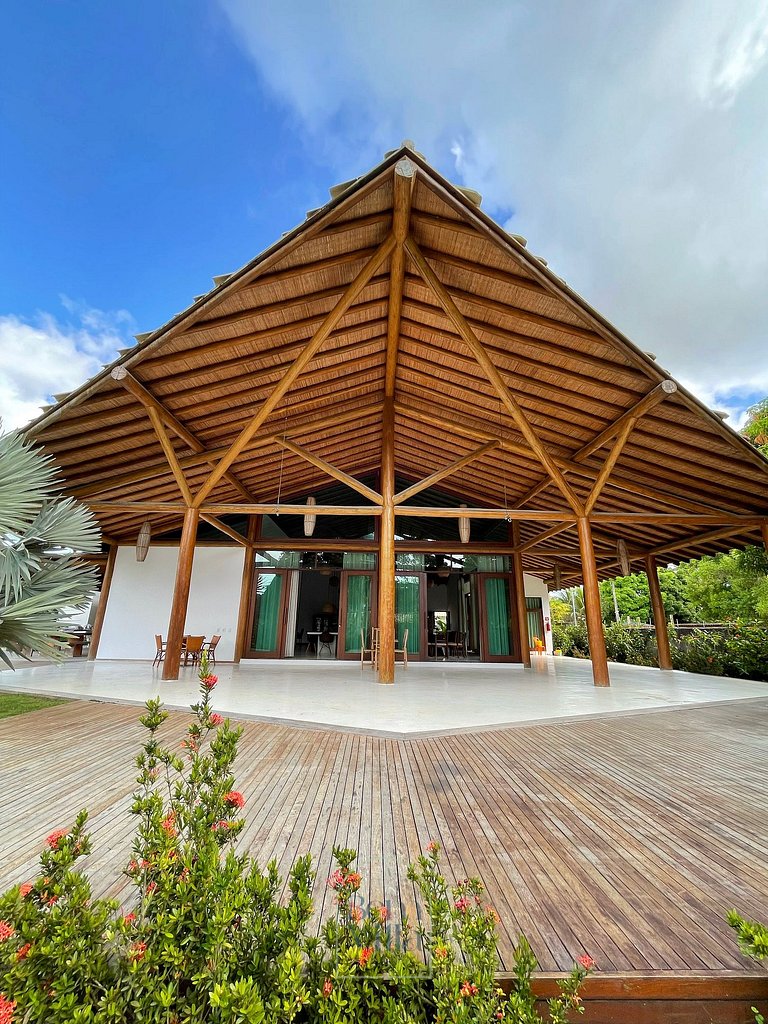 Casa Plus: 6 quartos para 25 pessoas, by BemVilla