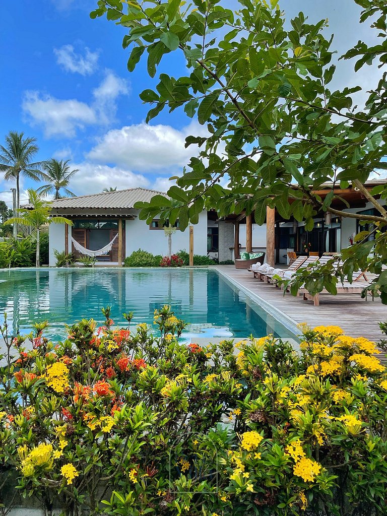 Casa Plus: 6 quartos para 25 pessoas, by BemVilla