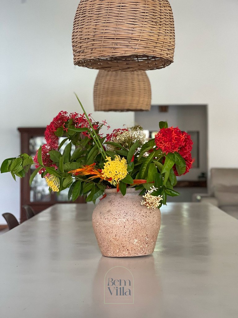 Casa Plus: 6 quartos para 25 pessoas, by BemVilla