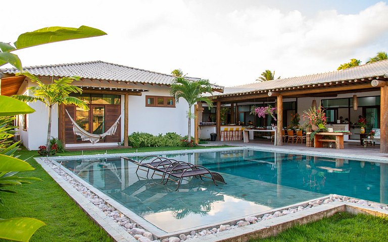 Casa Plus: 6 quartos para 25 pessoas, by BemVilla