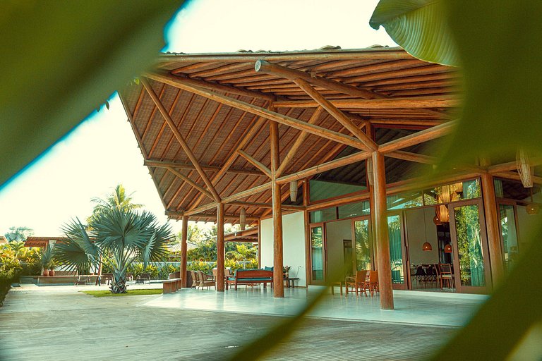 Casa Plus: 6 quartos para 25 pessoas, by BemVilla